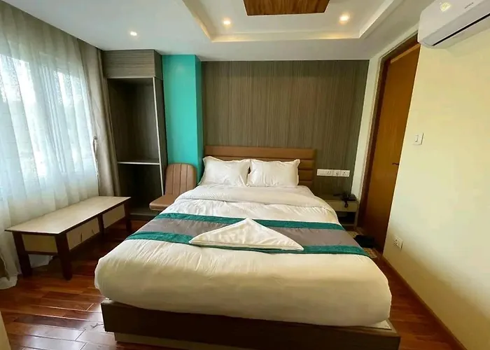 President Airport Hotel